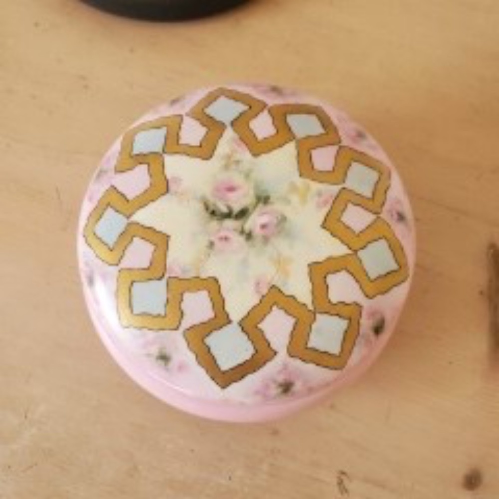 AK France Limoges Pink Gold Floral Trinket Vanity Satin Porcelain Box Vintage - Picture 6 of 6